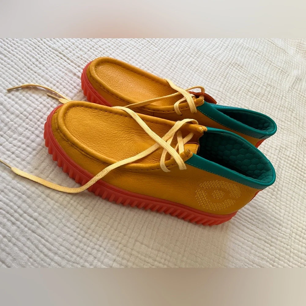 Clarks x Pokémon Torhill Explore Chukka Boot Orange Charmander US Size 8 - Picture 9 of 10